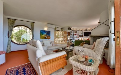 Exclusiva villa con impresionantes vistas panorámicas junto al Club de Golf de Altea